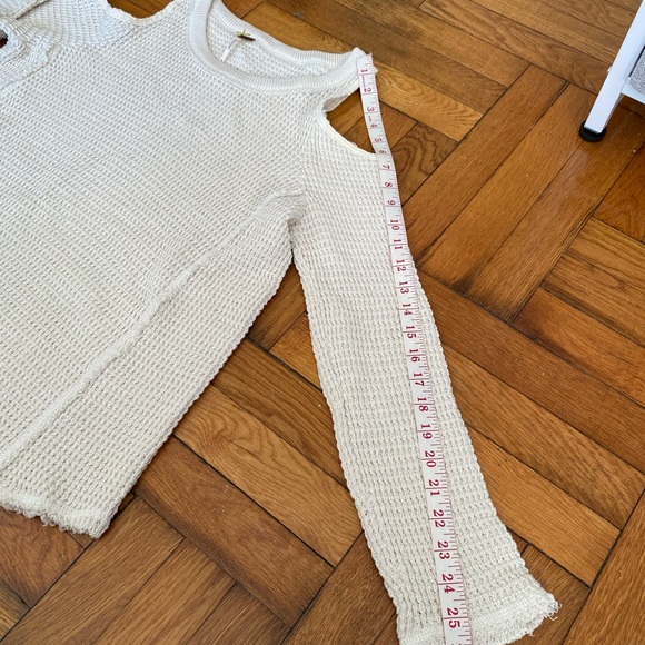 Free People Sunrise Sunset Sweater Cream Thermal Knit Cold Shoulder - M - Picture 3 of 8
